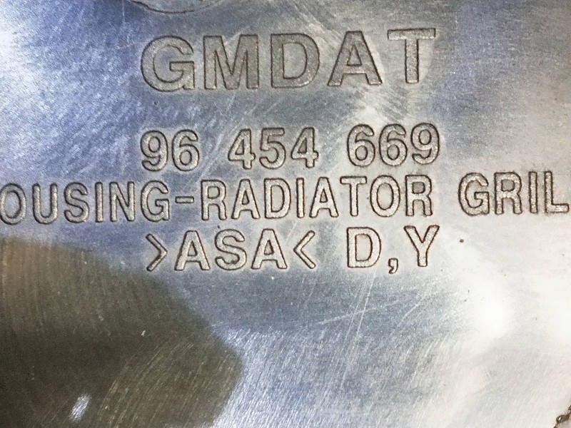 Recambio de rejilla delantera para daewoo lacetti 1.6 cat referencia OEM IAM 96454669  