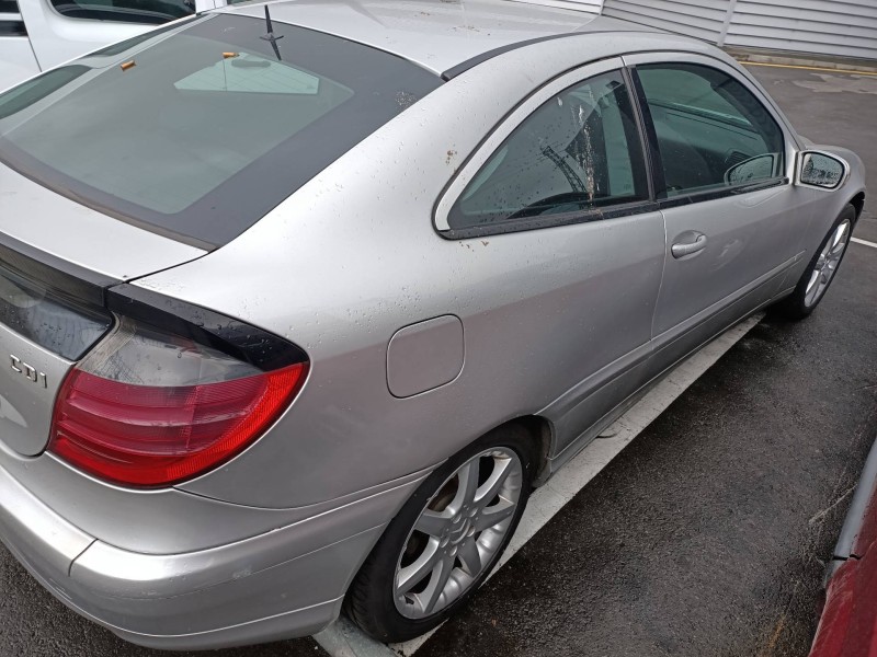 mercedes clase c (w203) sportcoupe del año 2001