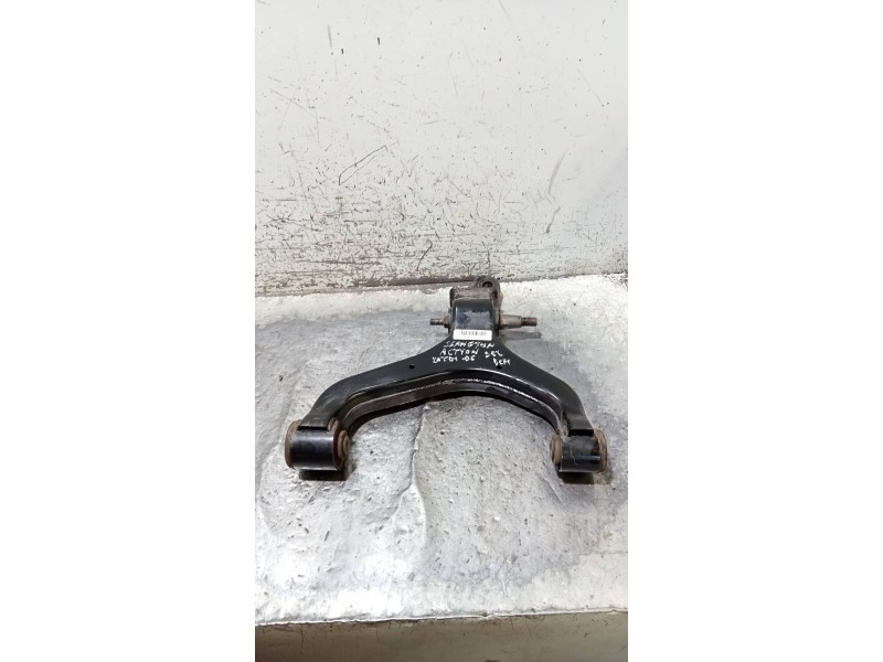 Recambio de brazo suspension inferior delantero derecho para ssangyong actyon 200 xdi referencia OEM IAM   