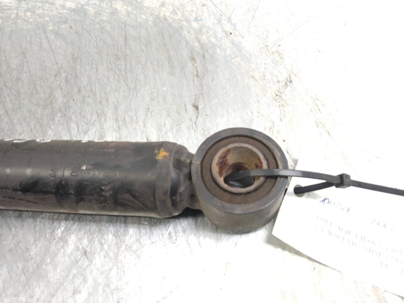Recambio de amortiguador trasero para opel agila b 1.2 cat (k12b / luy) referencia OEM IAM   