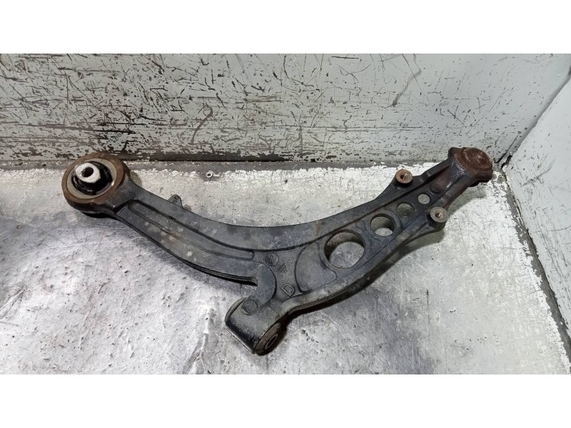Recambio de brazo suspension inferior delantero derecho para fiat punto berlina (188) 1.2 8v referencia OEM IAM   