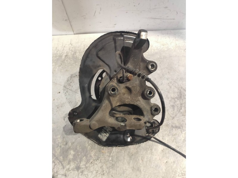 Recambio de mangueta delantera derecha para mercedes clase c (w203) berlina 200 compressor (203.045) referencia OEM IAM   