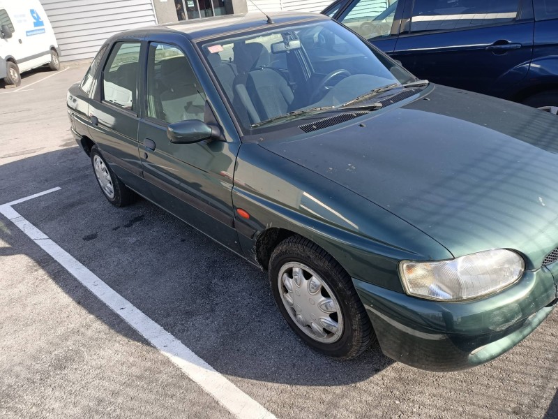 ford escort berl./turnier del año 1999 ford escort berl./turnier del año 1999