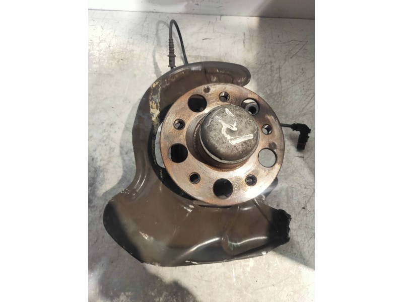 Recambio de mangueta delantera izquierda para mercedes clase c (w203) berlina 200 compressor (203.045) referencia OEM IAM   