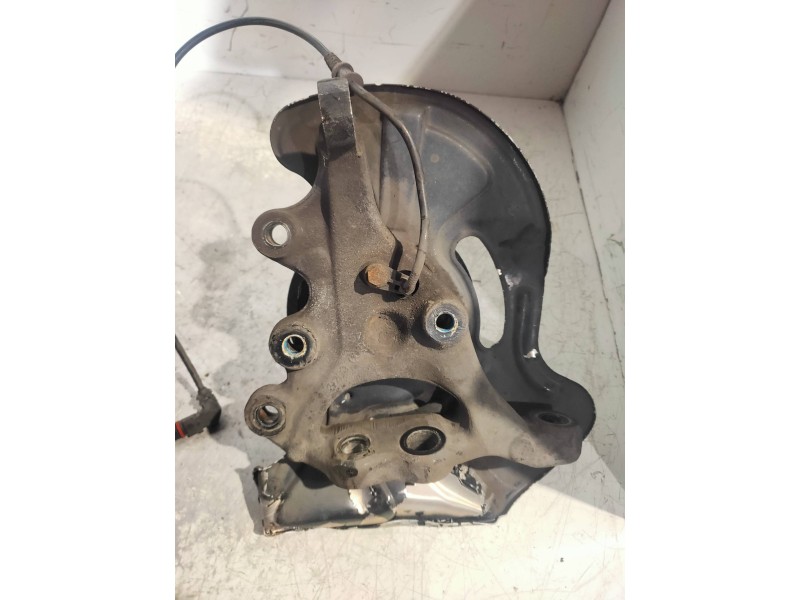 Recambio de mangueta delantera izquierda para mercedes clase c (w203) berlina 200 compressor (203.045) referencia OEM IAM   