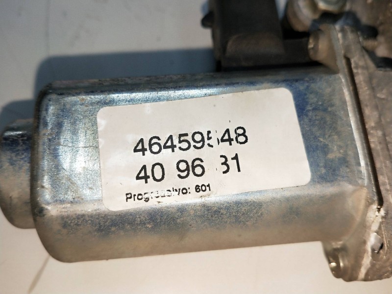 Recambio de elevalunas delantero izquierdo para fiat punto berl. (176) 60 sx referencia OEM IAM 46459548  5P