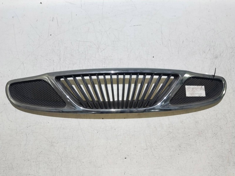 Recambio de rejilla delantera para daewoo nubira berlina 1.6 cat referencia OEM IAM 96272289  