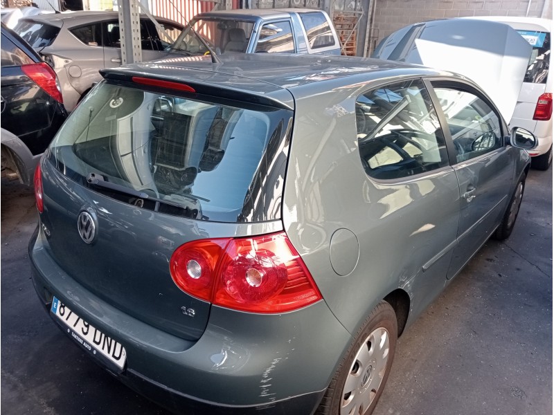 volkswagen golf v berlina (1k1) del año 2005