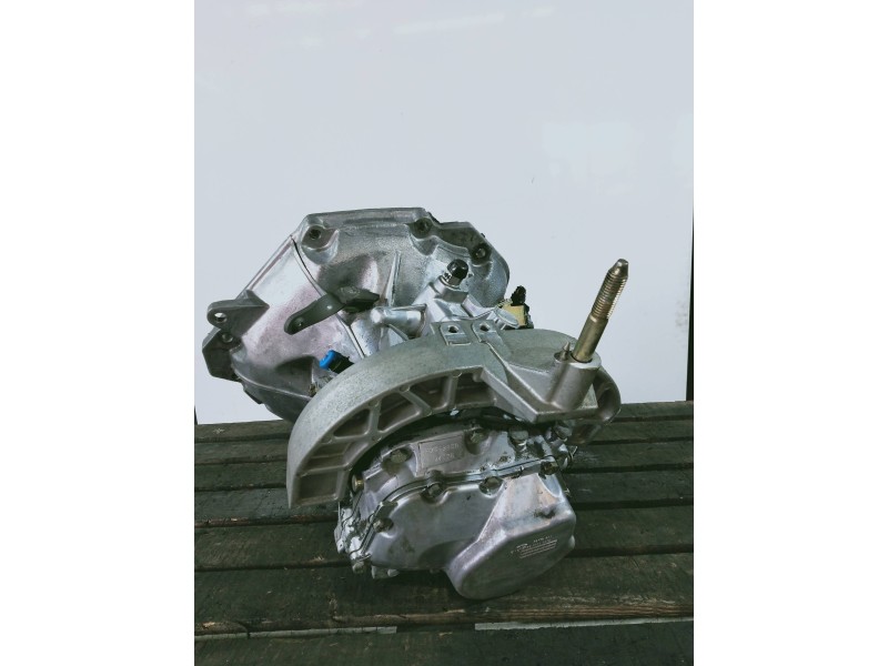 Recambio de caja cambios para chevrolet evanda cdx referencia OEM IAM BM4176 FD013186 5V