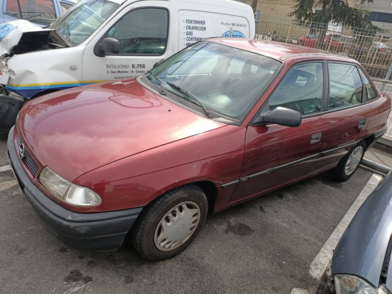 opel astra f berlina del año 1995