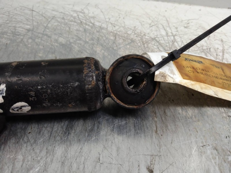 Recambio de amortiguador trasero para opel corsa c 1.7 16v di cat (y 17 dtl / lk8) referencia OEM IAM   