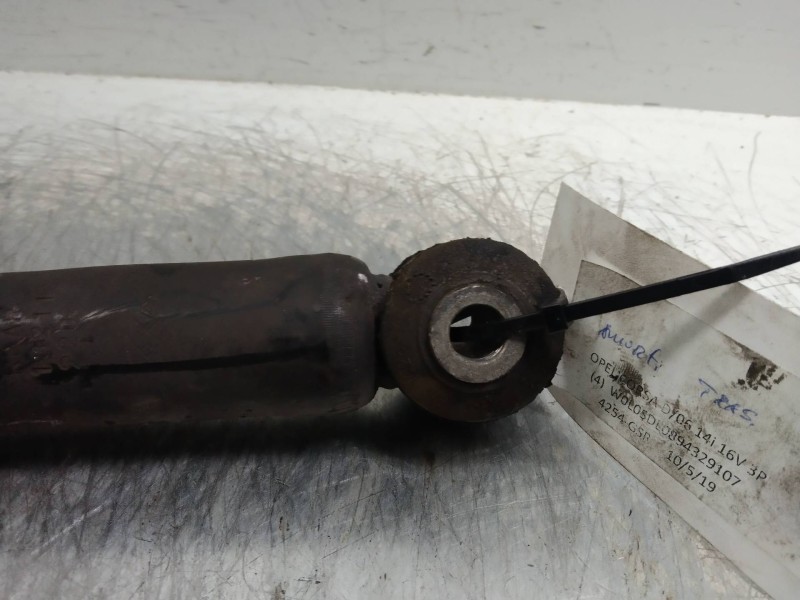 Recambio de amortiguador trasero para opel corsa d enjoy referencia OEM IAM   