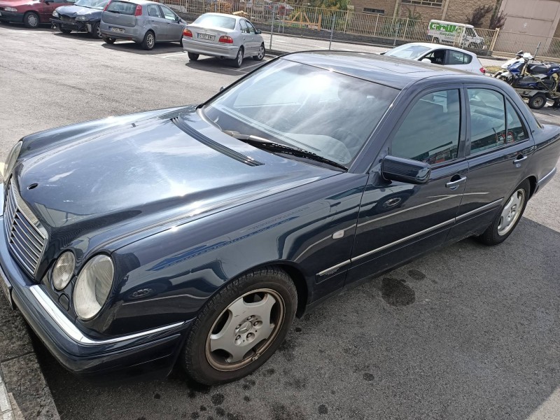 mercedes clase e (w210) berlina del año 2000