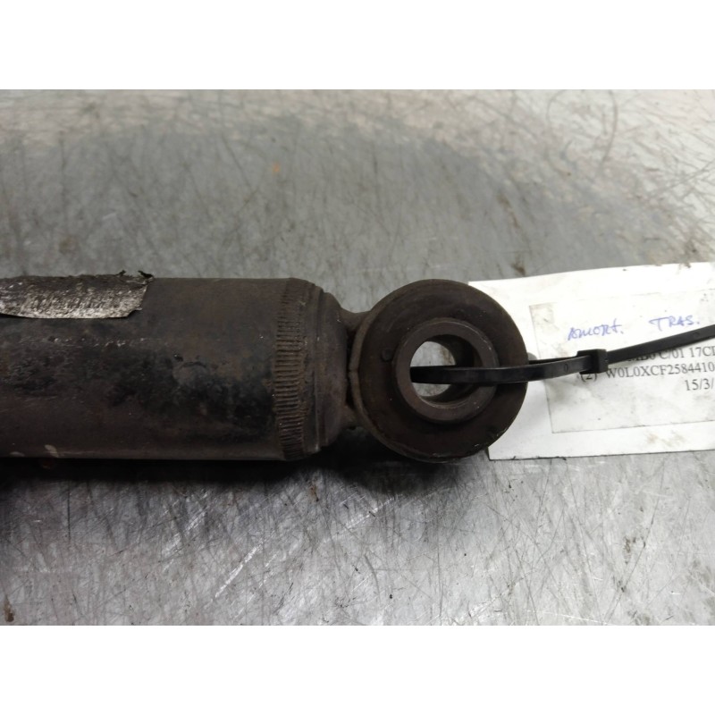 Recambio de amortiguador trasero para opel combo (corsa c) 1.7 16v cdti referencia OEM IAM   