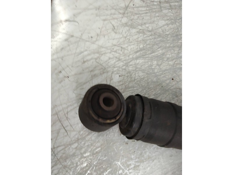 Recambio de amortiguador trasero para opel combo (corsa c) 1.7 16v cdti referencia OEM IAM   