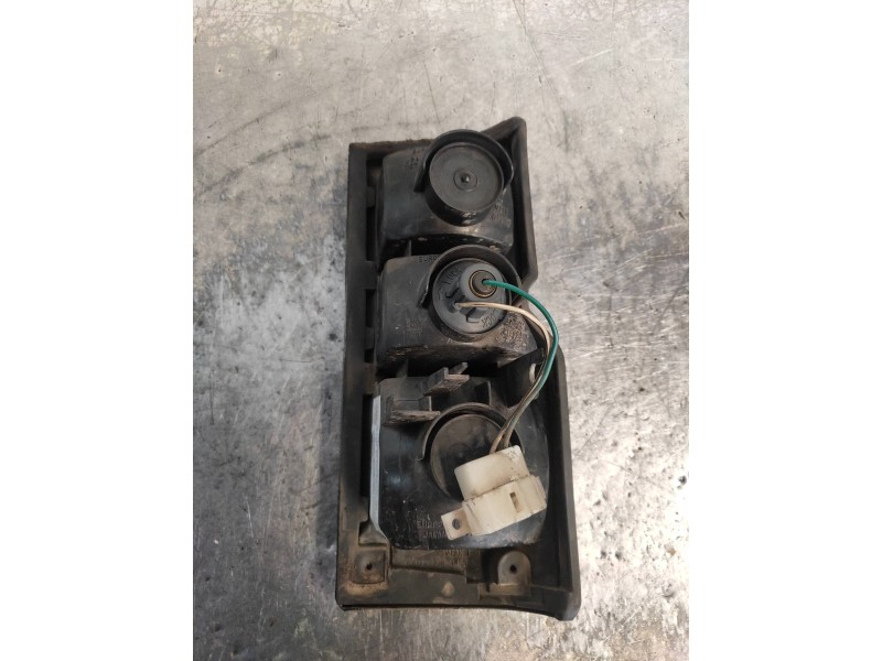Recambio de piloto trasero izquierdo para daihatsu feroza 1.6 referencia OEM IAM 22051459  