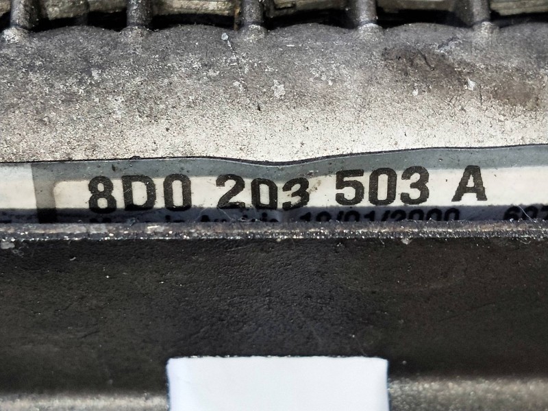 Recambio de radiador aceite para audi s4 avant (b5) referencia OEM IAM 8D0203503A  