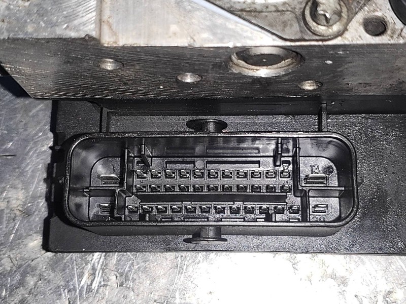 Recambio de abs para kia cee´d sporty wagon active referencia OEM IAM 0265251151 589201H900 0265951423