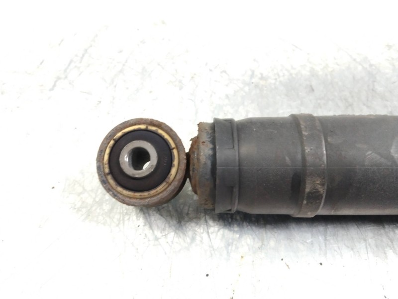 Recambio de amortiguador trasero para opel zafira b 1.8 16v referencia OEM IAM   