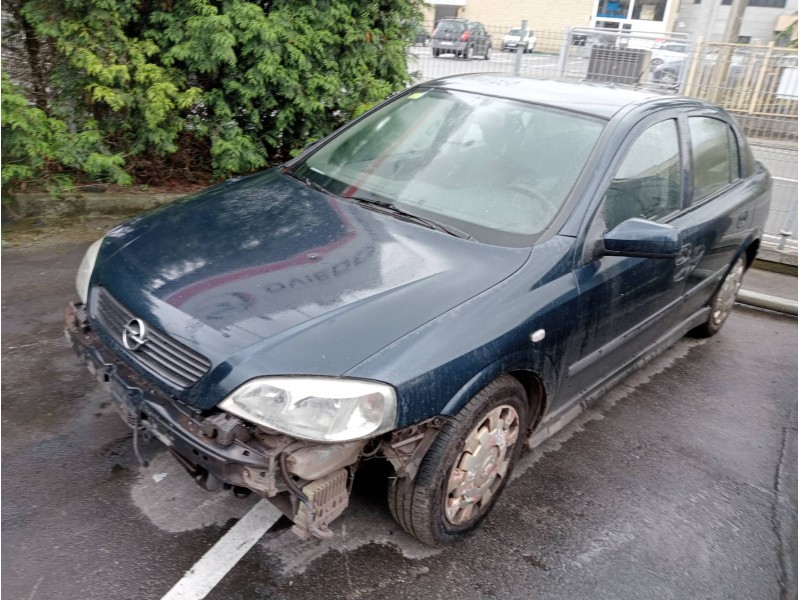 opel astra g berlina del año 2002
