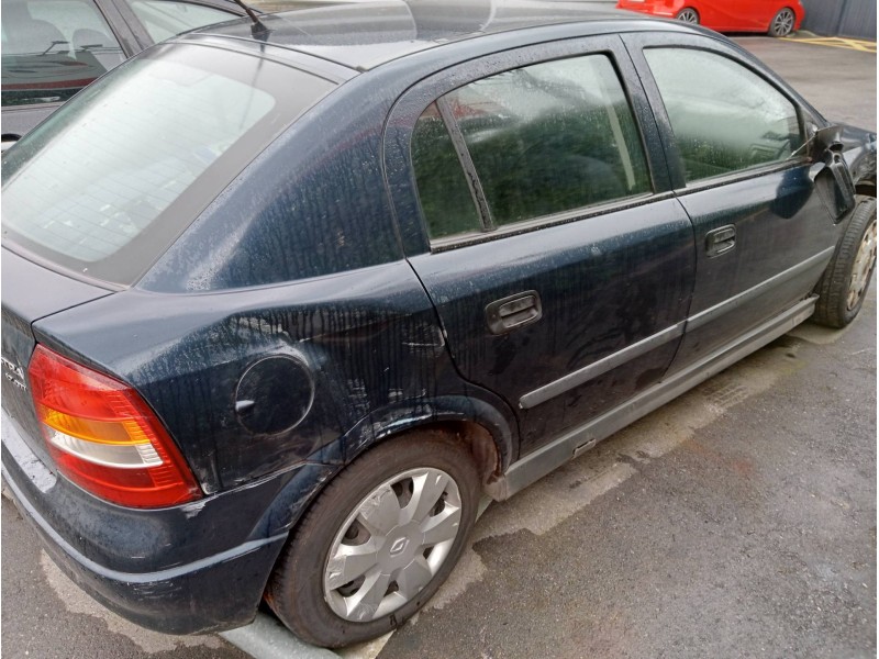 opel astra g berlina del año 2002