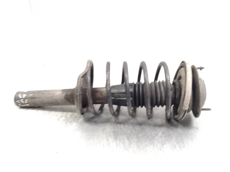 Recambio de amortiguador delantero derecho para peugeot 205 berlina referencia OEM IAM   
