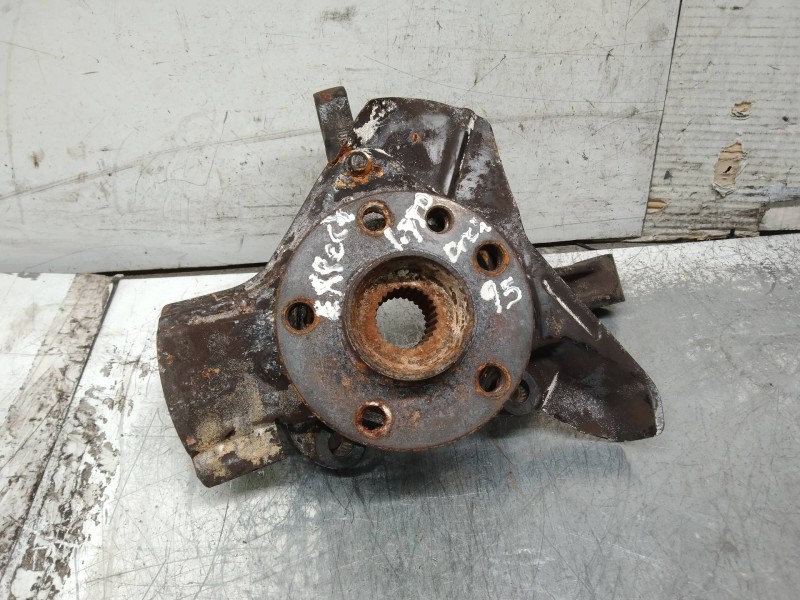 Recambio de mangueta delantera derecha para peugeot expert kombi confort acristaldo (5 asientos) referencia OEM IAM   