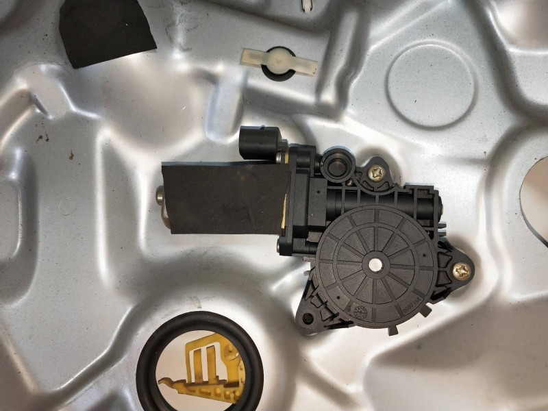 Recambio de elevalunas trasero izquierdo para fiat idea (135) referencia OEM IAM   5P Recambio de elevalunas trasero izquierdo para fiat idea (135) referencia OEM IAM   5P