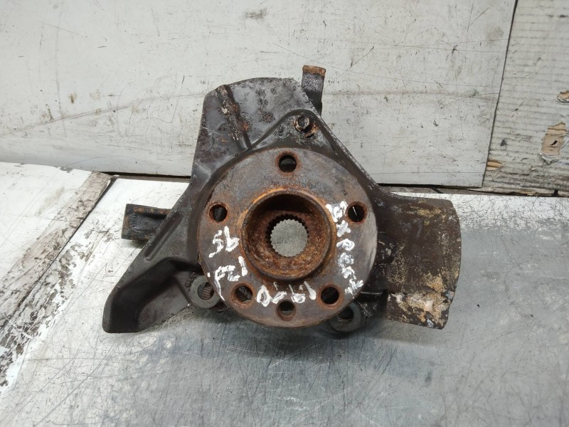 Recambio de mangueta delantera izquierda para peugeot expert kombi confort acristaldo (5 asientos) referencia OEM IAM   