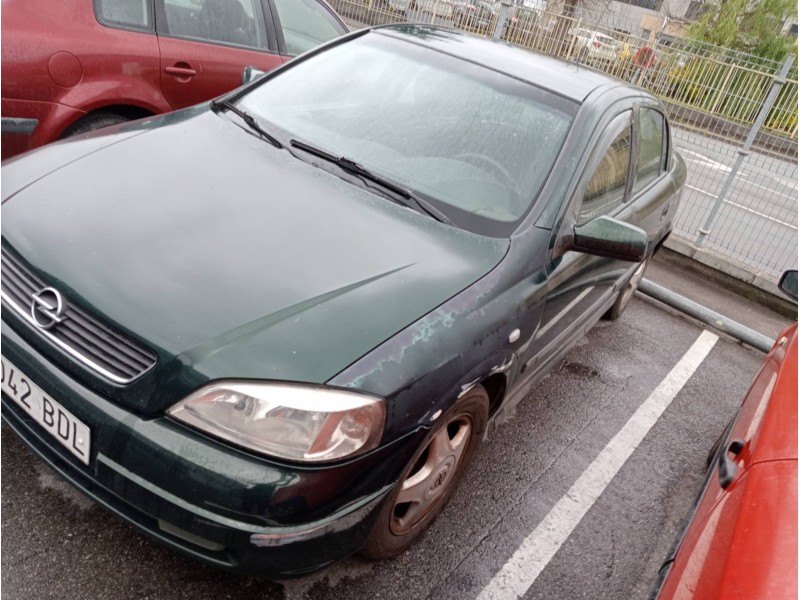 opel astra g berlina del año 2000