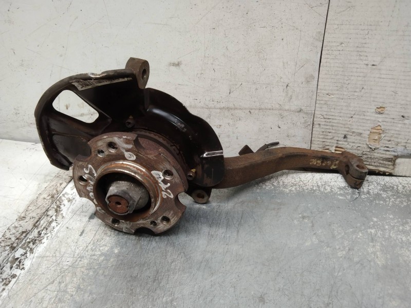 Recambio de mangueta delantera derecha para ssangyong rodius xdi trend referencia OEM IAM   