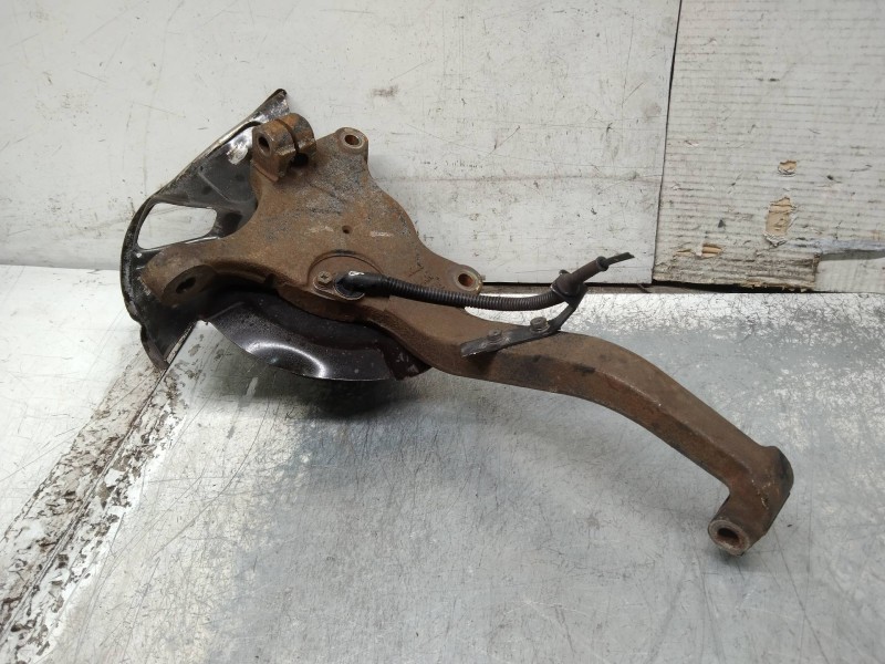 Recambio de mangueta delantera derecha para ssangyong rodius xdi trend referencia OEM IAM   