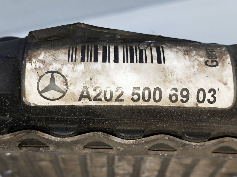 Recambio de radiador aceite para mercedes clase c (w202) berlina 220 cdi (202.133) referencia OEM IAM A2025006903  