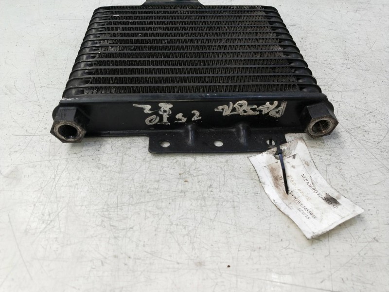 Recambio de radiador aceite para mitsubishi montero (l040) 2500 td (4-ptas.) referencia OEM IAM 0241003260  