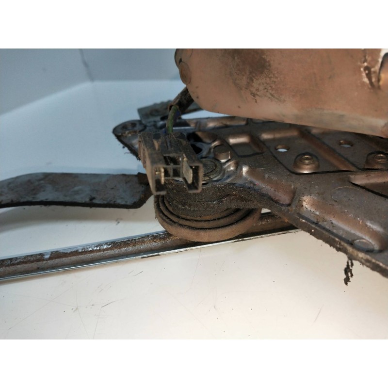 Recambio de elevalunas delantero derecho para ford escort cabrio referencia OEM IAM 81AB14553BA 680245003 3P
