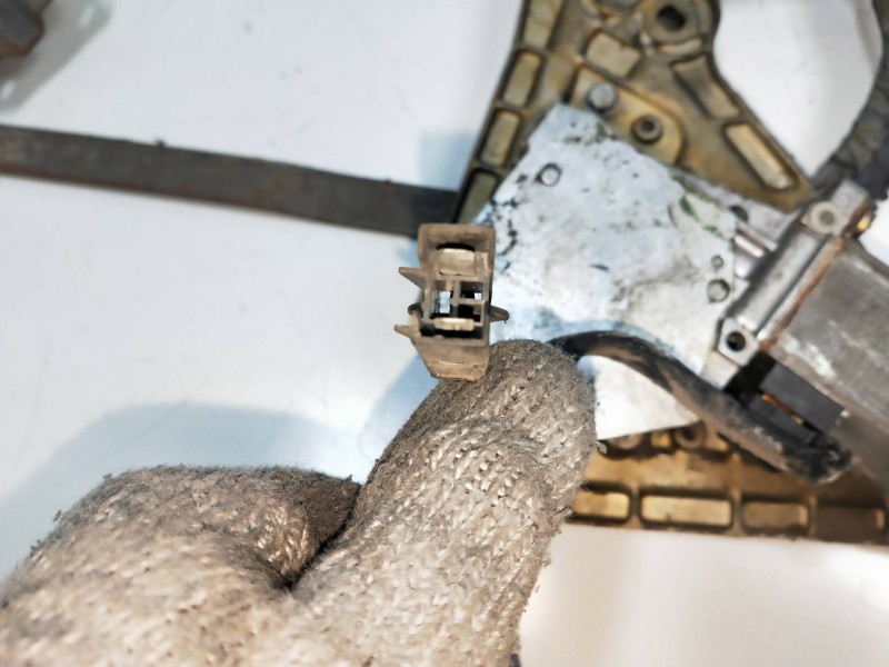 Recambio de elevalunas delantero derecho para ford orion referencia OEM IAM 81AB14553BA 680245003 4P Recambio de elevalunas delantero derecho para ford orion referencia OEM IAM 81AB14553BA 680245003 4P