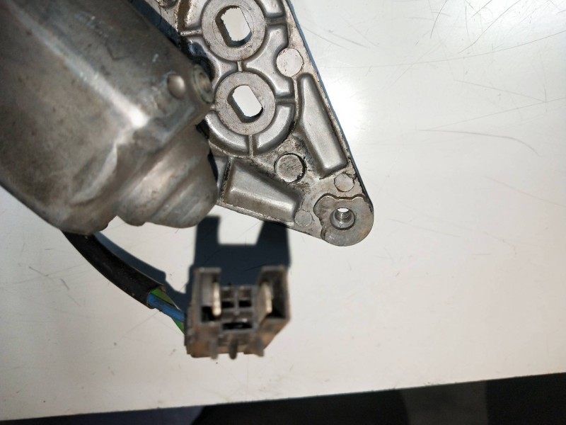 Recambio de elevalunas delantero derecho para ford orion referencia OEM IAM 81AB14553BA 680245003 4P