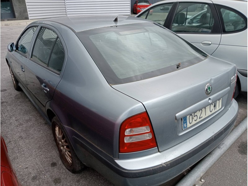 skoda octavia berlina (1u2) del año 2004