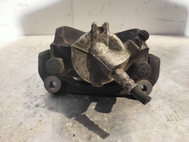 Recambio de pinza freno delantera derecha para renault megane iii berlina 5 p style referencia OEM IAM   
