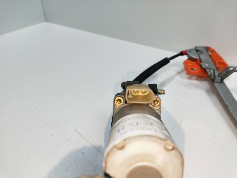 Recambio de elevalunas delantero derecho para ford fiesta berlina referencia OEM IAM   5P Recambio de elevalunas delantero derecho para ford fiesta berlina referencia OEM IAM   5P