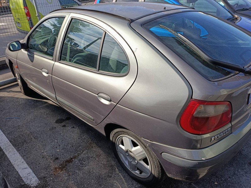 renault megane i fase 2 berlina (ba0) del año 1999