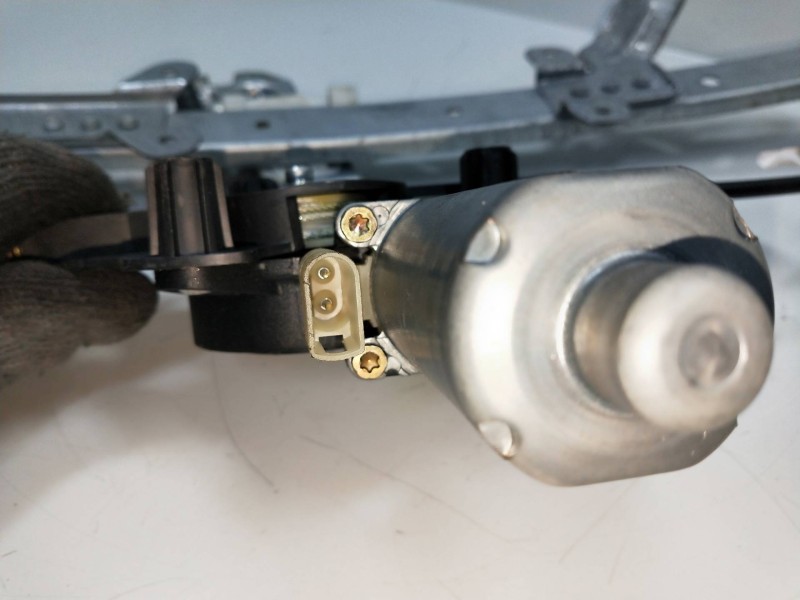 Recambio de elevalunas delantero derecho para ford fiesta (cbk) referencia OEM IAM   5P