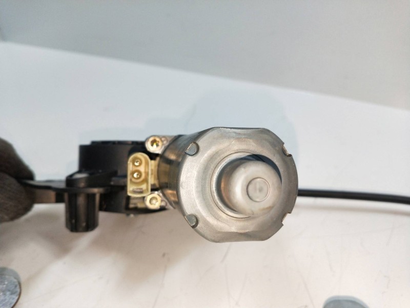 Recambio de elevalunas delantero izquierdo para ford fiesta (cbk) 1.4 16v cat referencia OEM IAM   5P