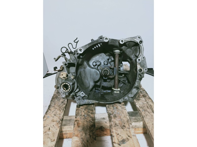 Recambio de caja cambios para citroen xantia berlina 1.9 d x referencia OEM IAM 20CL51 5165464 B 