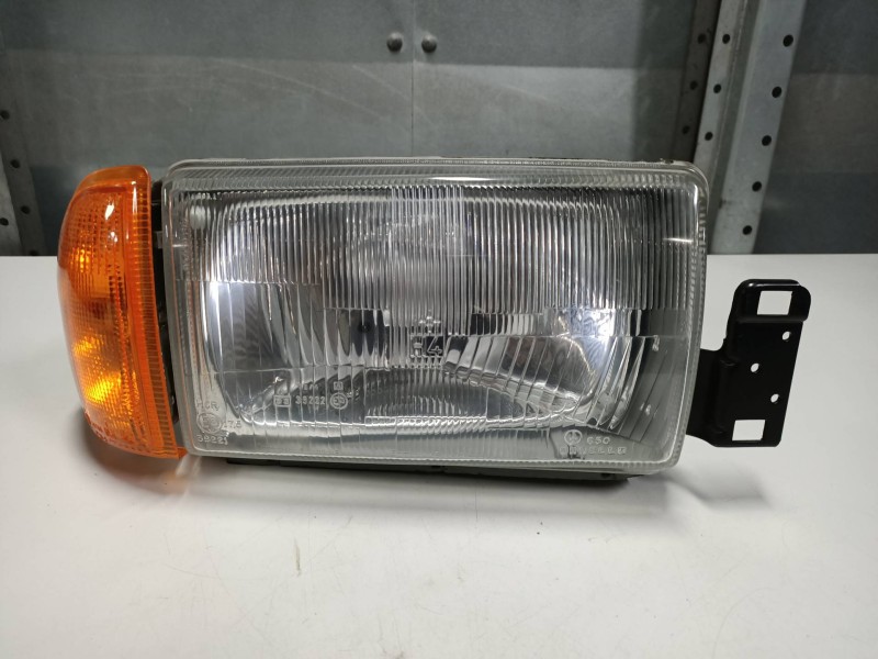 Recambio de faro derecho para alfa romeo 33 berlina 1.3 referencia OEM IAM   