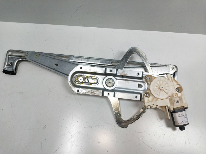 Recambio de elevalunas delantero derecho para ford focus berlina (cap) 1.6 ti-vct cat referencia OEM IAM 4M5T14553 995209101 3P