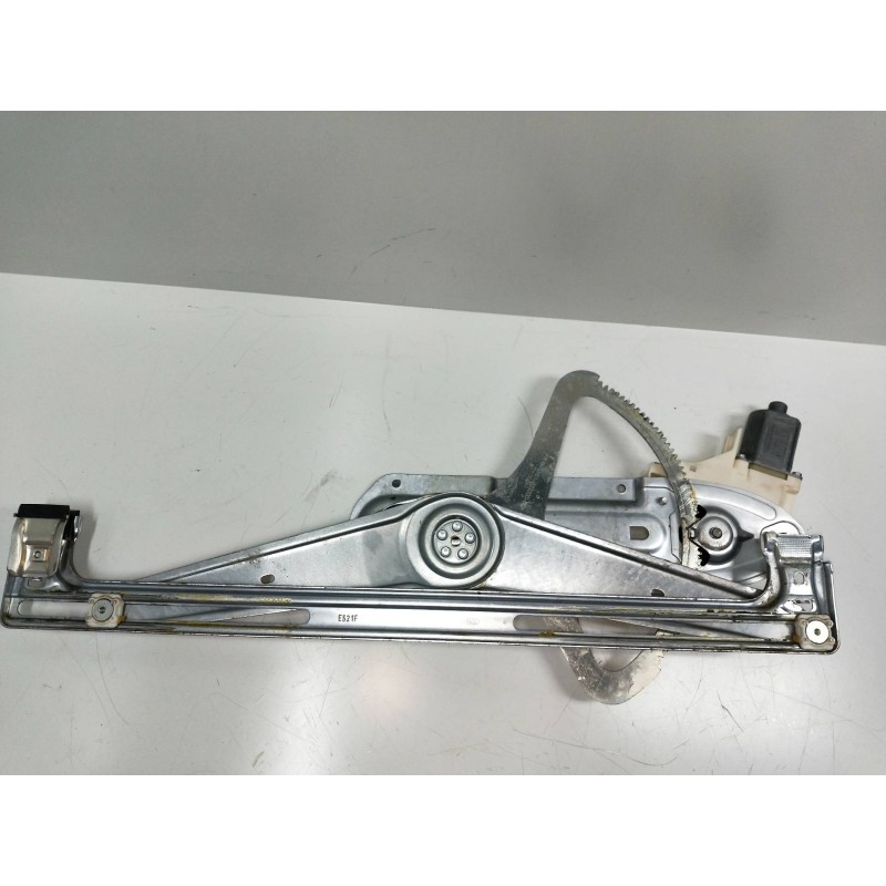 Recambio de elevalunas delantero derecho para ford focus berlina (cap) 1.6 ti-vct cat referencia OEM IAM 4M5T14553 995209101 3P