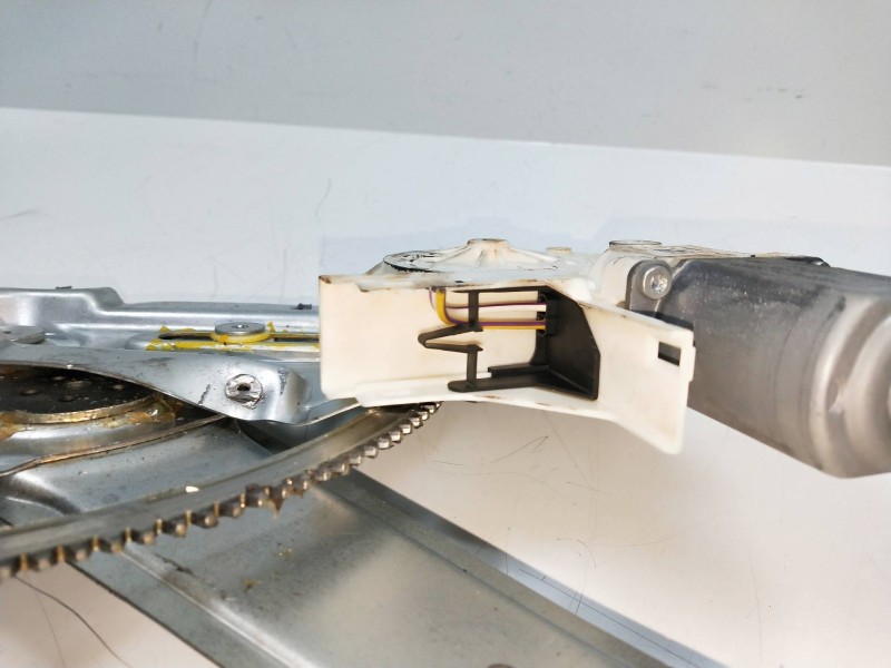 Recambio de elevalunas delantero derecho para ford focus berlina (cap) 1.6 tdci cat referencia OEM IAM 4M5T14553 995209101 5P