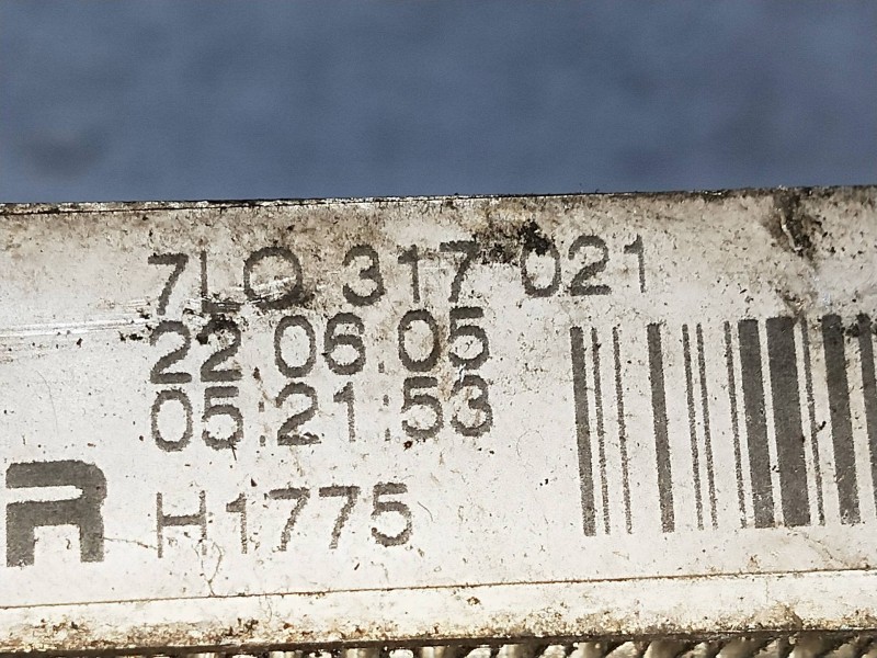 Recambio de radiador aceite para volkswagen touareg (7la) 3.0 v6 tdi dpf referencia OEM IAM 7L0317021  