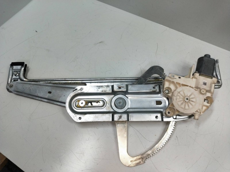 Recambio de elevalunas delantero izquierdo para ford focus berlina (cap) referencia OEM IAM 4M5T14A389 995208101 3P Recambio de elevalunas delantero izquierdo para ford focus berlina (cap) referencia OEM IAM 4M5T14A389 995208101 3P